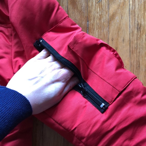 Red Puffer/Ski Jacket with 20% down filling - Picture 8 of 9